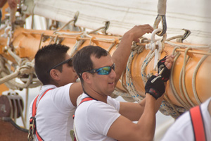 Revista Vigía - Armada de Chile - La Dama Blanca inició el viaje